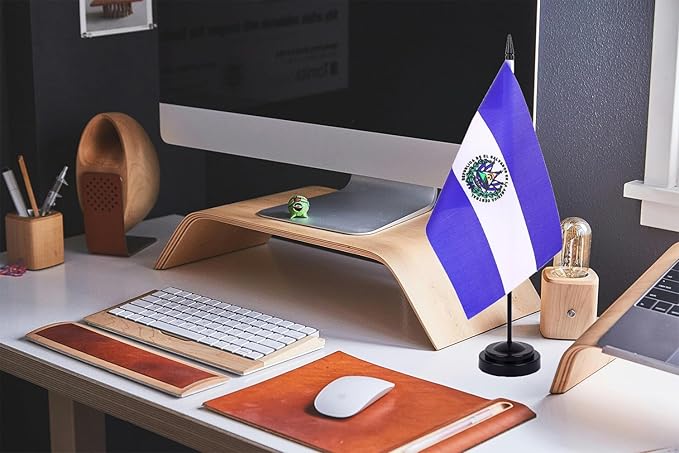 WXTWK 2 Pack Salvador Flag Salvador Deluxe Desk Flag Set - Image 5