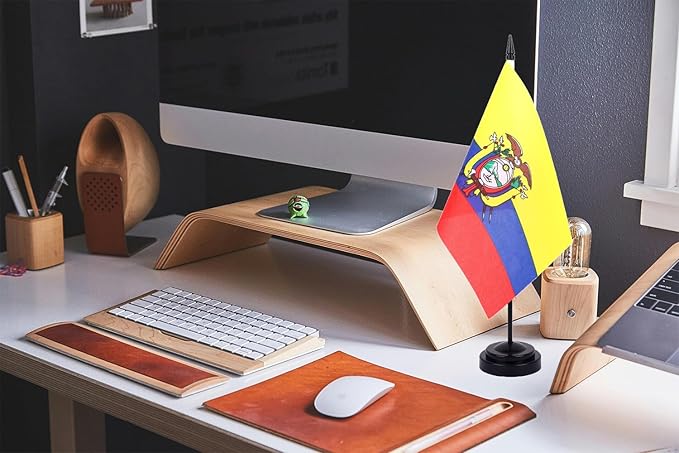 WXTWK 2 Pack Ecuador Flag Ecuador Deluxe Desk Flag Set - Image 5