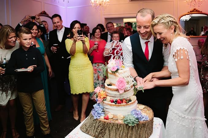 Mr and Mrs Cake Topper - Image 5