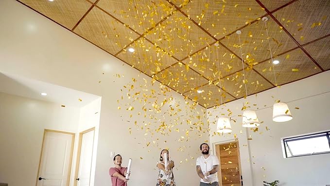 BLACK & GOLD Confetti Poppers - Image 5
