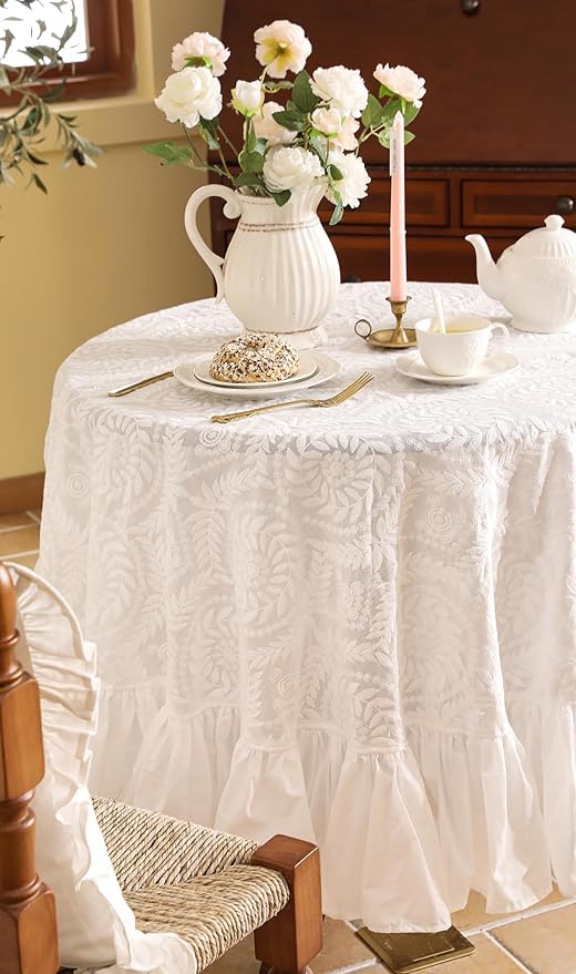 patdrea Vintage Ruffle Tablecloth - Image 9
