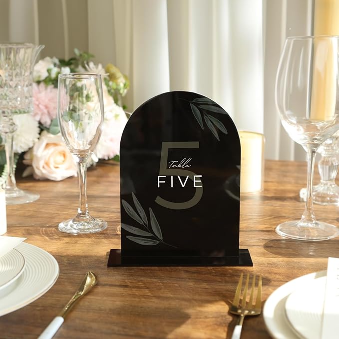 UNIQOOO Black Acrylic Arch Table Sign - Image 3