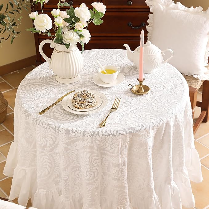 patdrea Vintage Ruffle Tablecloth - Image 7