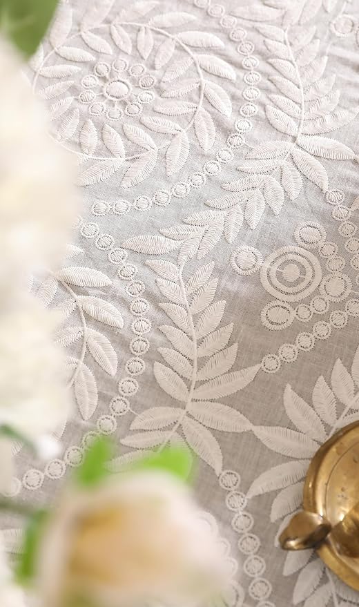 patdrea Vintage Ruffle Tablecloth - Image 6